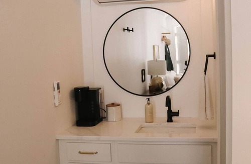 Whitehall Apartment | The Dune Room - #17