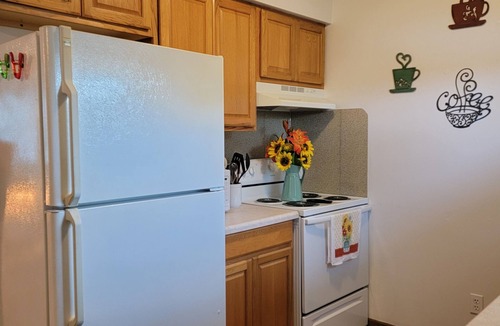 Casey House | THE GARDEN HOUSE A FEW BLOCKS FROM THE WORLD'S LARGEST & FAIRVIEW PARK