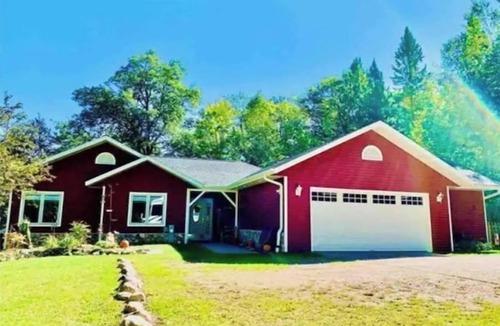 Goodman House | The Good Place: Lakehouse Near Dunbar ATV Trails/On Blue Ox Trails