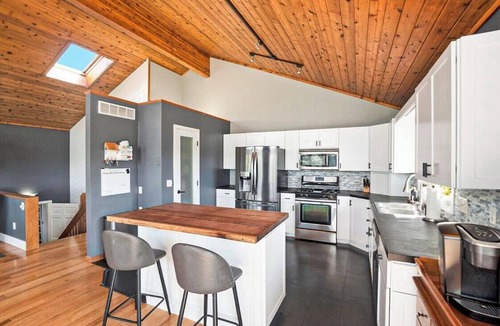 Fremont House | The Grand House on Sunset. Golf.pool.hot tub.lake
