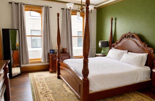 Central Business District Bed & Breakfast | The Kalamazoo House Downtown Hotel and Suites