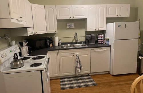 Hillsdale Apartment | The Lofty Owl - Updated historical apartment in quaint downtown Hillsdale