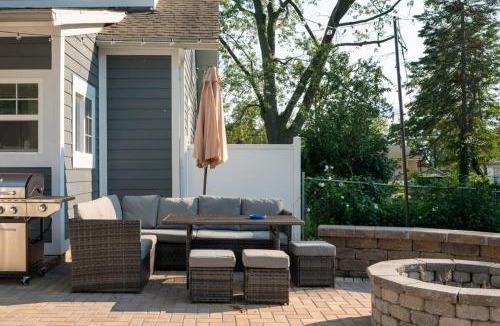 Roseland House | The Lucky Charm Home of the Fighting Irish! BBQ Outdoor Games Coffee