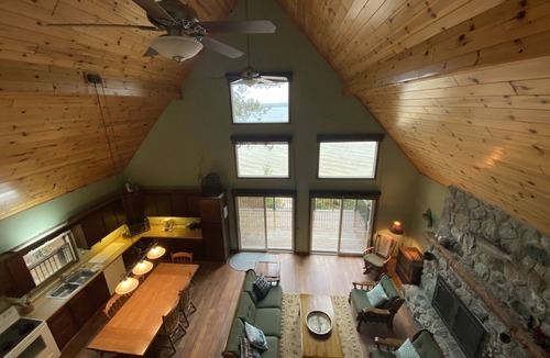 Beaver Island Cottage | 🍀 The Lucky Charm on Beaver Island's Lake Geneserath!
