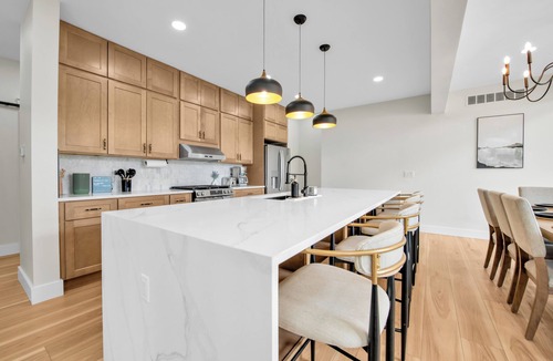 Port Sanilac House | The Modern Glass Haus - Main St - DT Port Sanilac, walkable, hot tub open!