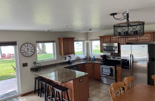 Wauksaukee House | The Noquebay Hideaway