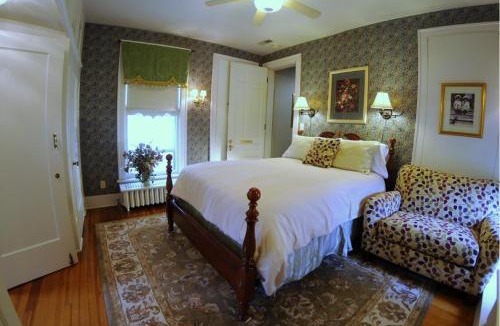 West Washington Bed & Breakfast | The Oliver Inn