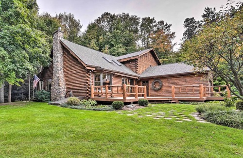 Caro Cabin | The perfect den surrounded by natures beauty to enjoy with your loved ones!
