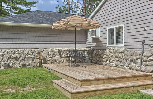 Interlochen House | The Perfect Getaway *Sleeps 4 *Pet Friendly *Traverse City *Crystal Mountain