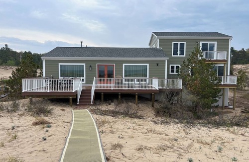 Northport House | The Sandcastle. Direct Beach access. Cathead Bay. Private community.
