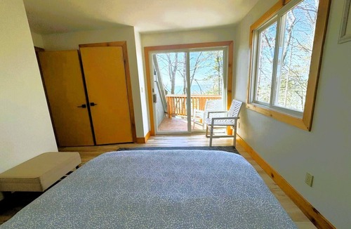 Pentwater House | The Treehouse at Duna Vista - Crow’s nest views, Association beach, pool, tennis