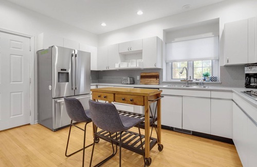Wooded Estates House | The Victory Lounge - 3B 3.5BA <1 mi to ND