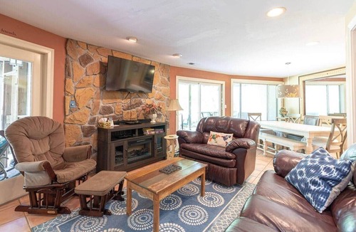 Pendleton House | The Waterfall Place, Suite and Walkout!