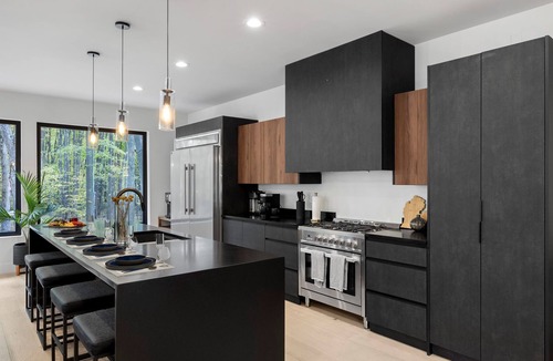 Union Pier House | The Whispering Hollow – Private Pool, Hot Tub & Forest Escape Near Beach