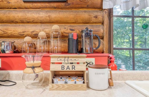 Saugatuck Cabin | This cabin is a 2 bedroom(s), 1.5 bathrooms, located in Saugatuck, MI.