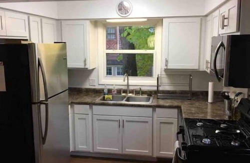 Kentwood Condo | This is my place and it’s fully at your service! It’s honor for me to share it!