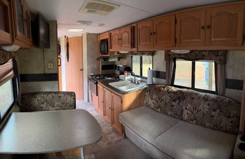 Cheboygan House | This rv is a 1 bedroom(s), 1 bathrooms, located in Cheboygan, MI.