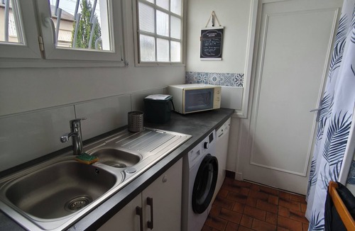 Chateauroux House | Town house for 7 people in quiet area - baby equipment and pets allowed