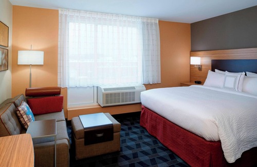 Forest Hills Hotel | TownePlace Suites by Marriott Grand Rapids Airport
