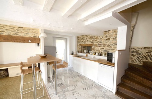 Saint-Senoux House | Très Belle Maison Pleine de Charme & de Douceur au Cœur D'un Joli Village Breton