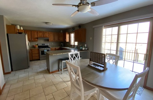 South Bend House | Tranquil Sanctuary Overlooking Wooded Lot 4br 2fb 2hb 4000 Sq Ft