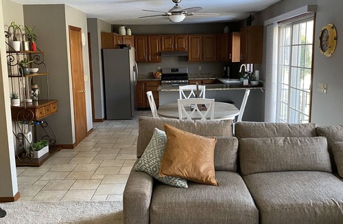 South Bend House | Tranquil Sanctuary Overlooking Wooded Lot 4br 2fb 2hb 4000 Sq Ft