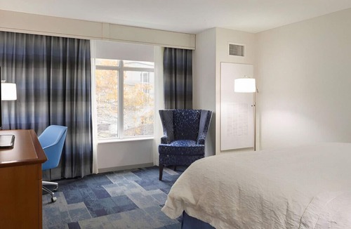 Rosemont House | Trendy & Comfortable King Suite! Pool, Gym, Bar