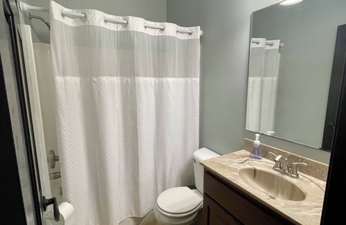 Lewisport House | Ultimate private 4 bedroom 3 full bathrooms right next to golf course with path