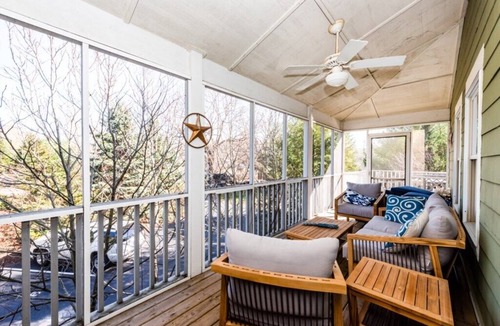 Union Pier Condo | Union Pier Condo with Association Pool! Close To Beach and Downtown!