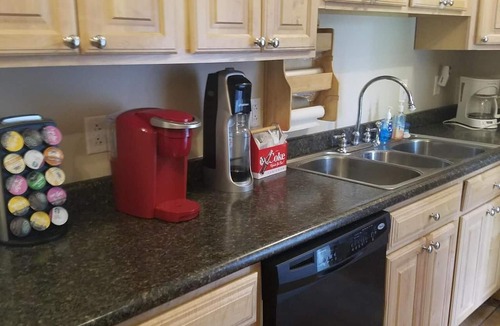 Syracuse House | Unique 3 BR, 2 BR Waterfront Home/Vacation Getaway in Syracuse, Indiana