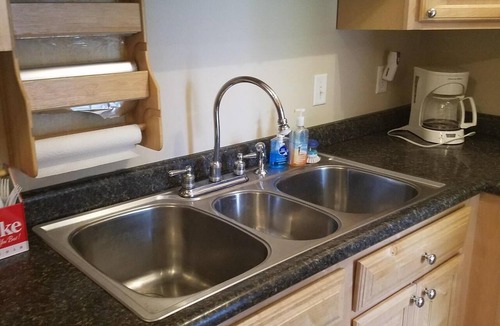 Syracuse House | Unique 3 BR, 2 BR Waterfront Home/Vacation Getaway in Syracuse, Indiana