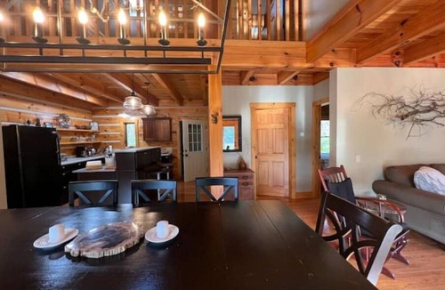 New Waverly Cabin | Unique Log Cabin Retreat on 138 Acres, swim, fish, boat, paddleboard, kayak!