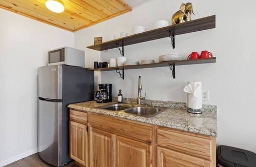 Long Lake Cabin | Unit 2 Long LakeLodge-Lakefront-2BR New