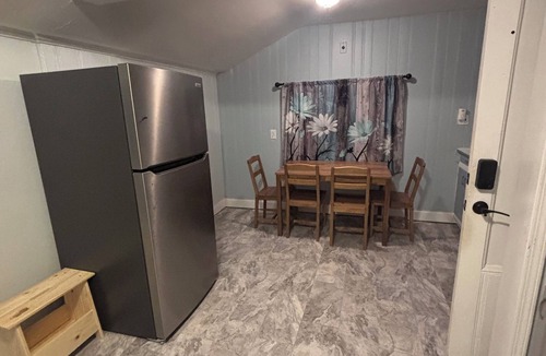 Wayne County Apartment | Upstairs 420 friendly lady aurora themed 1 bedroom apartment.