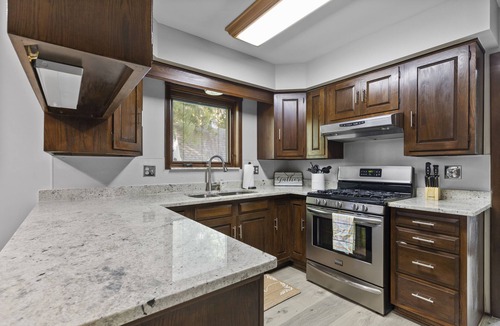 Sterling Heights House | Vibrant Home Near Beaumont Troy, Henry Ford Hospital & GM