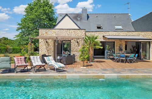 Laille Villa | Villa Lailléa – Heated Private Pool, Jacuzzi, Petanque, Sleeps 8, Peaceful Near Rennes