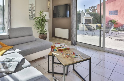 Olonne-sur-Mer Villa | Villa LS Familiale avec Piscine & Jacuzzi, Proche Plage et Commerces - Les Sables d'Olonne