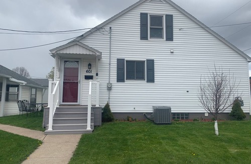 Iron Mountain House | Villa Mia of Iron Mountain. A Cozy Home in the Historic North Side.