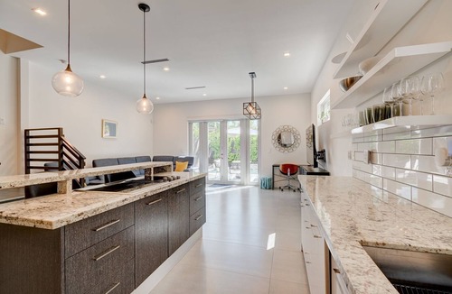 Southwest Coconut Grove Villa | Villa Solara Grove by Solu: Luxury, Gated, Free Parking