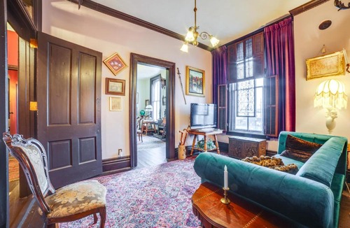 La Porte Apartment | Vintage Apartment in Historic Downtown La Porte