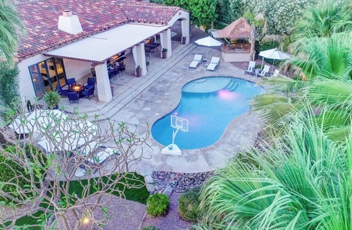 Indio House | Virtual Golf, Pickle+Volley+Basketball+Putting Green+Theatre+Gameroom+Ping Pong