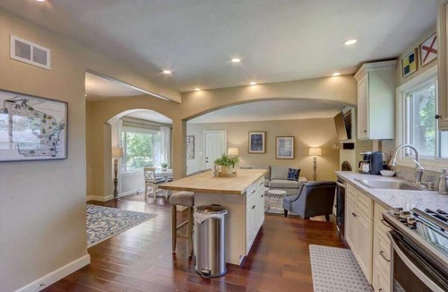 Muskego House | W172-Lannon · Charming Muskego House, Walk to Lake & Restaurants