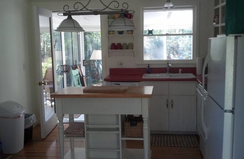 Douglas Cottage | Walk To Beach - Cozy Douglas Cottage - Close To Downtown Saugatuck