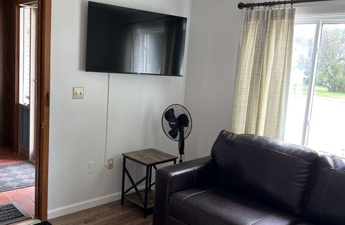 Munising Apartment | Walk to Cruise Boat 2min, brewery, parks, & restaurants Downtown Apartment