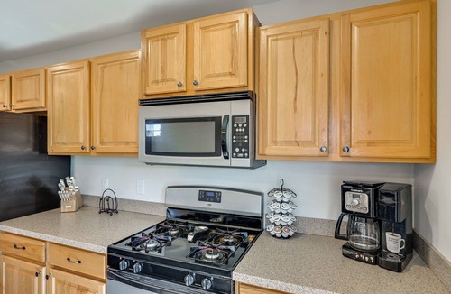 South Bend House | Walk to Dtwn South Bend! Charming Guest House