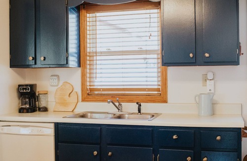 Walloon Lake Cottage | Walk to Walloon Village, Beach & 10 min to Petoskey or Boyne Mountain