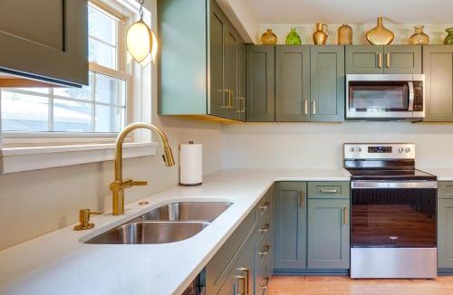 Thiensville House | Walkable Thiensville Retreat Near Hiking!