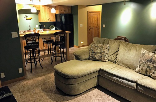 Holland Apartment | Walking distance to Lake Michigan beaches, Cozy 1 bdrm suite on quiet wooded lot