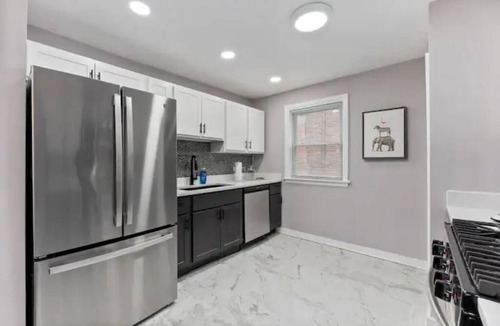 Calumet Heights House | Warm & Spacious 4BR Home Long Stays Welcome