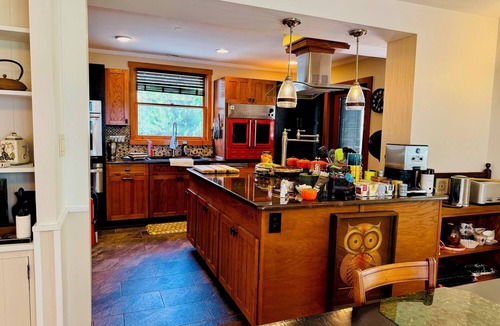 Old West Side House | Washington House sleeps 7. Located in the lovely Historic Old West Side. Edge of downtown Ann Arbor